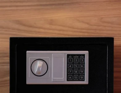 Kako ugraditi sef u zid u 3 jednostavna poteza?