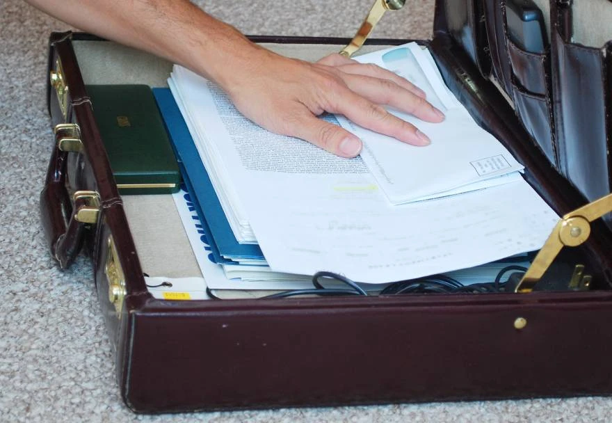 Dokumenta u poslovnoj torbi